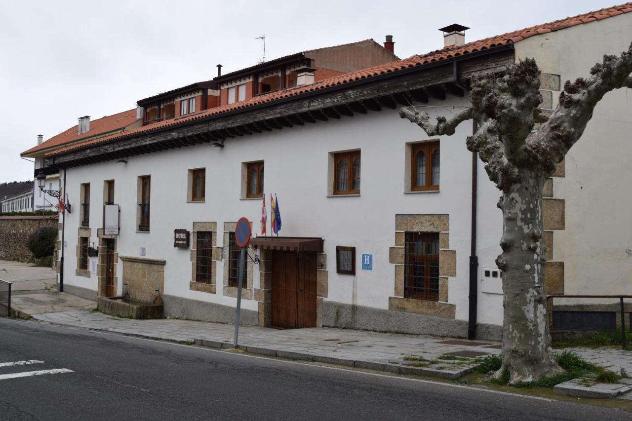 Hospedium Hotel La Fuente Candelario Exterior photo